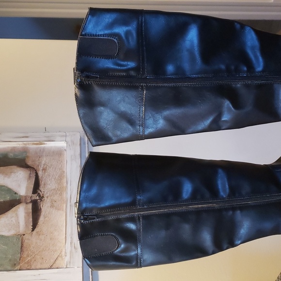 St John's Bay Boot - Picture 13 of 15